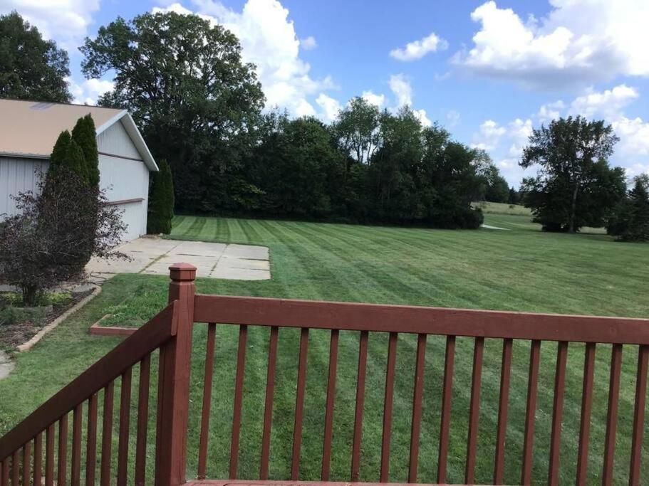 Villa House On Grass Runway With Fly-In/Fly-Out Access à Tecumseh Extérieur photo