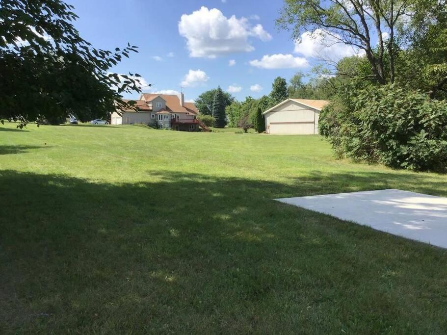 Villa House On Grass Runway With Fly-In/Fly-Out Access à Tecumseh Extérieur photo