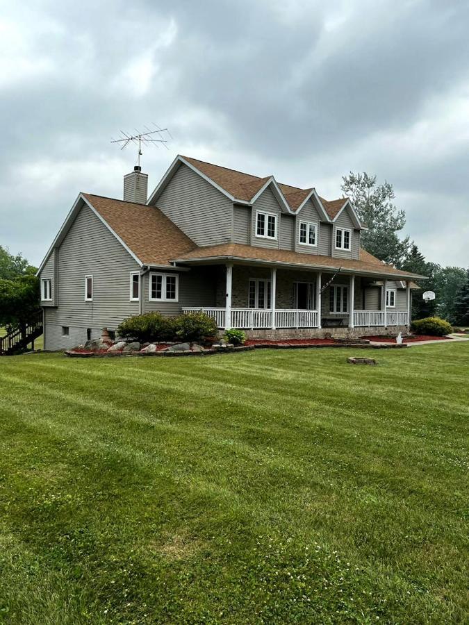Villa House On Grass Runway With Fly-In/Fly-Out Access à Tecumseh Extérieur photo